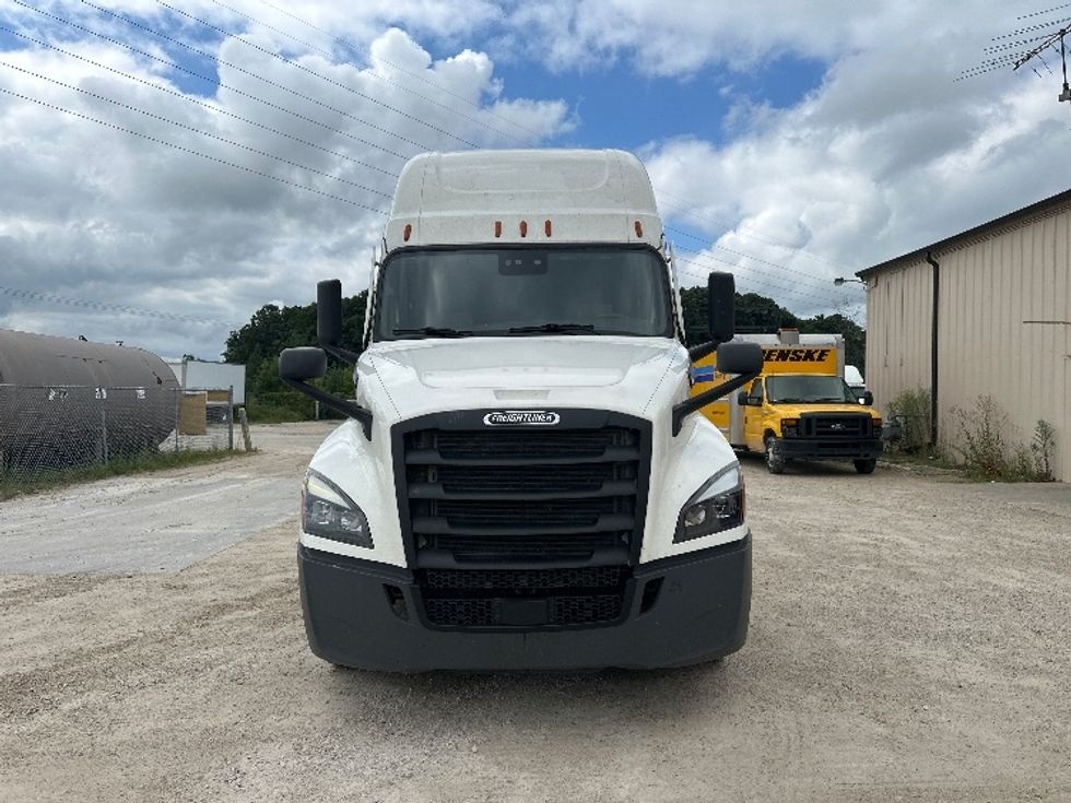 Sleeper Tractor-Heavy Duty Tractors-Freightliner-2020-T12664ST-Milwaukee-WI-531,779\n\t\tmiles-$ 58,500 - Image 2