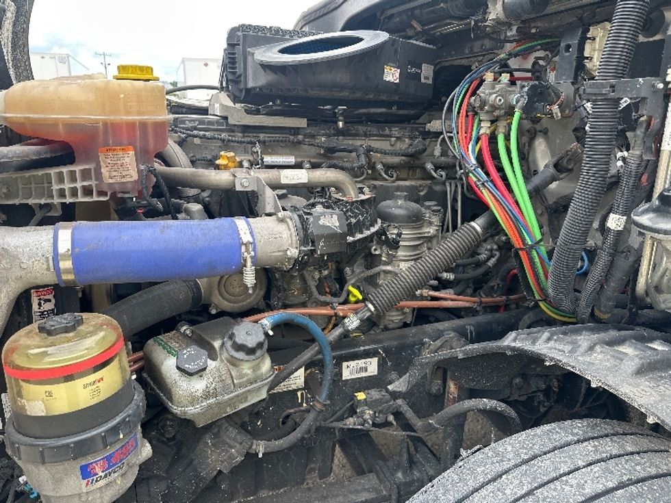 Sleeper Tractor-Heavy Duty Tractors-Freightliner-2020-T12664ST-Milwaukee-WI-531,779\n\t\tmiles-$ 58,500 - Image 21