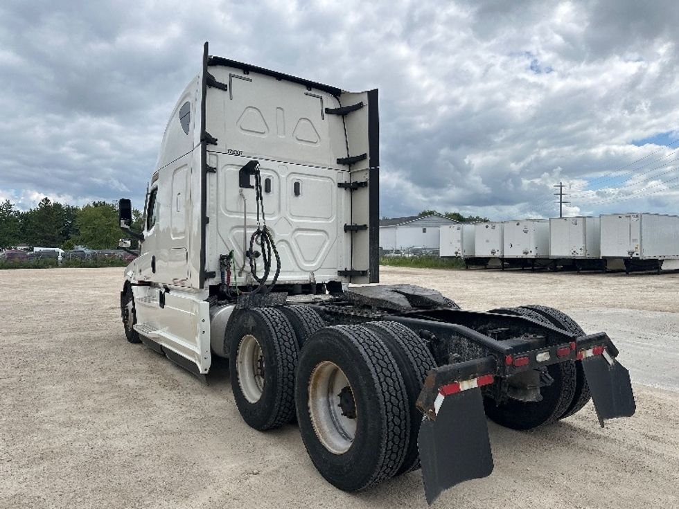 Sleeper Tractor-Heavy Duty Tractors-Freightliner-2020-T12664ST-Milwaukee-WI-531,779\n\t\tmiles-$ 58,500 - Image 5