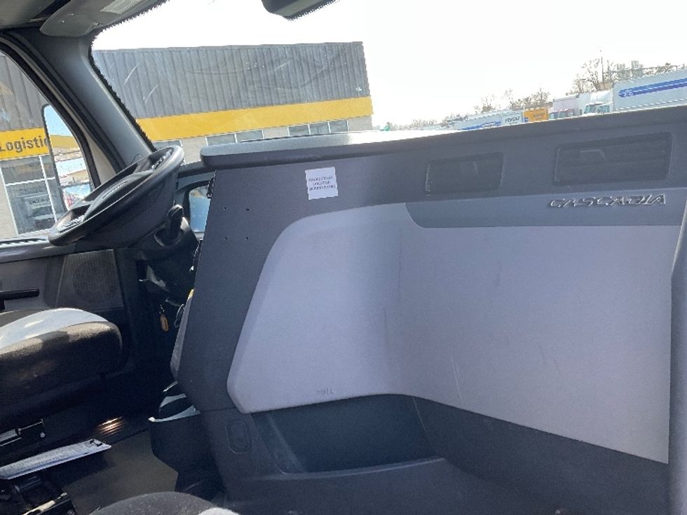 Sleeper Tractor-Heavy Duty Tractors-Freightliner-2020-T12664ST-Milwaukee-WI-559,543\n\t\tmiles-$ 56,250 - Image 14