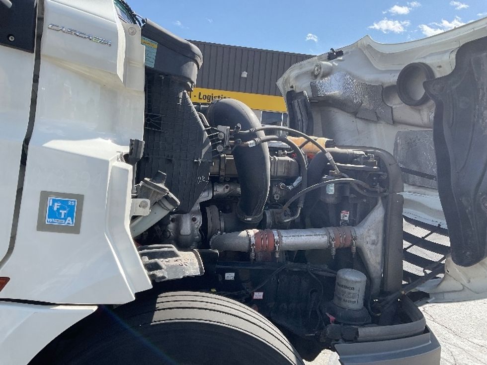 Sleeper Tractor-Heavy Duty Tractors-Freightliner-2020-T12664ST-Milwaukee-WI-559,543\n\t\tmiles-$ 56,250 - Image 20