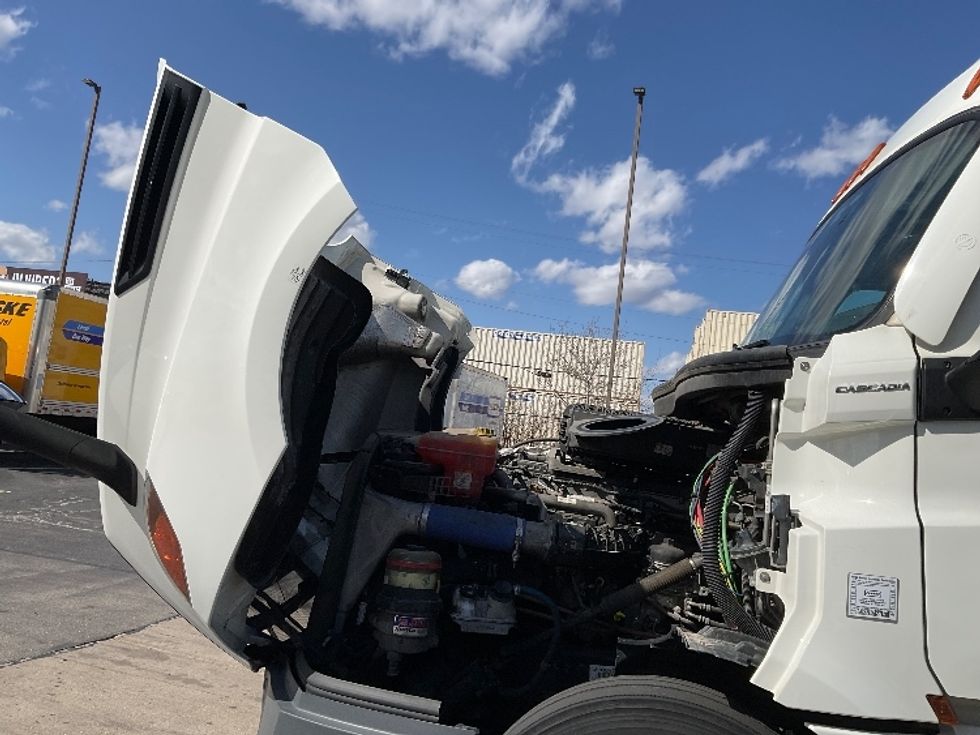 Sleeper Tractor-Heavy Duty Tractors-Freightliner-2020-T12664ST-Milwaukee-WI-559,543\n\t\tmiles-$ 56,250 - Image 21