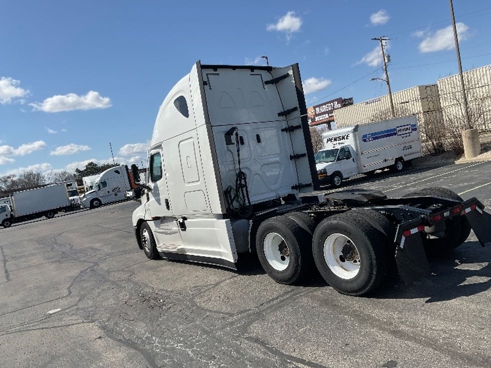 Sleeper Tractor-Heavy Duty Tractors-Freightliner-2020-T12664ST-Milwaukee-WI-559,543\n\t\tmiles-$ 56,250 - Image 5