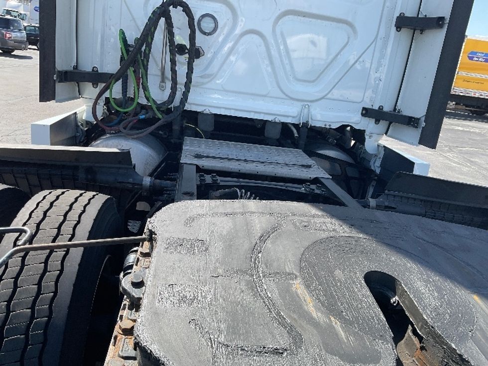 Sleeper Tractor-Heavy Duty Tractors-Freightliner-2020-T12664ST-Milwaukee-WI-559,543\n\t\tmiles-$ 56,250 - Image 6