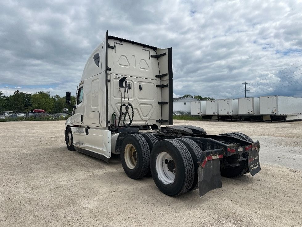 Sleeper Tractor-Heavy Duty Tractors-Freightliner-2020-T12664ST-Milwaukee-WI-582,362\n\t\tmiles-$ 54,250 - Image 5