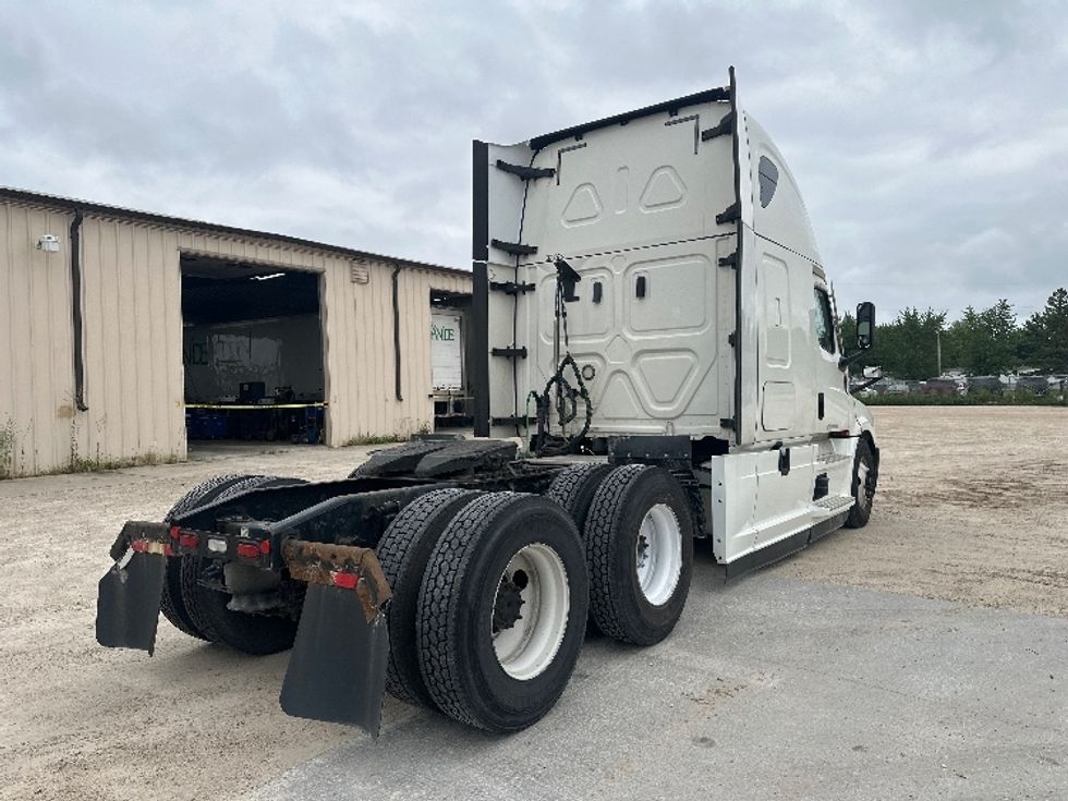 Sleeper Tractor-Heavy Duty Tractors-Freightliner-2020-T12664ST-Milwaukee-WI-586,565\n\t\tmiles-$ 53,750 - Image 7