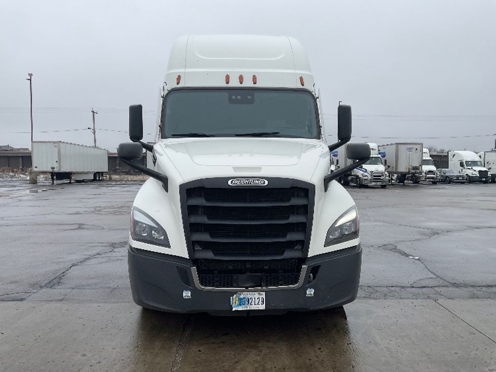 Sleeper Tractor-Heavy Duty Tractors-Freightliner-2020-T12664ST-Milwaukee-WI-646,865\n\t\tmiles-$ 45,000 - Image 2