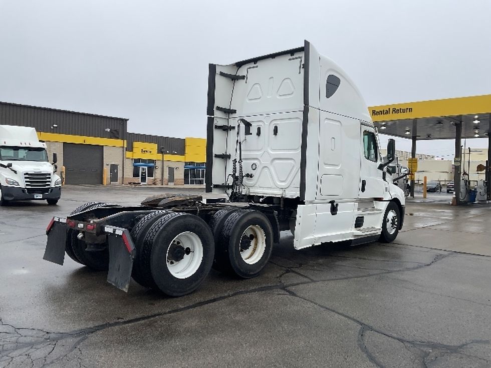 Sleeper Tractor-Heavy Duty Tractors-Freightliner-2020-T12664ST-Milwaukee-WI-646,865\n\t\tmiles-$ 45,000 - Image 7