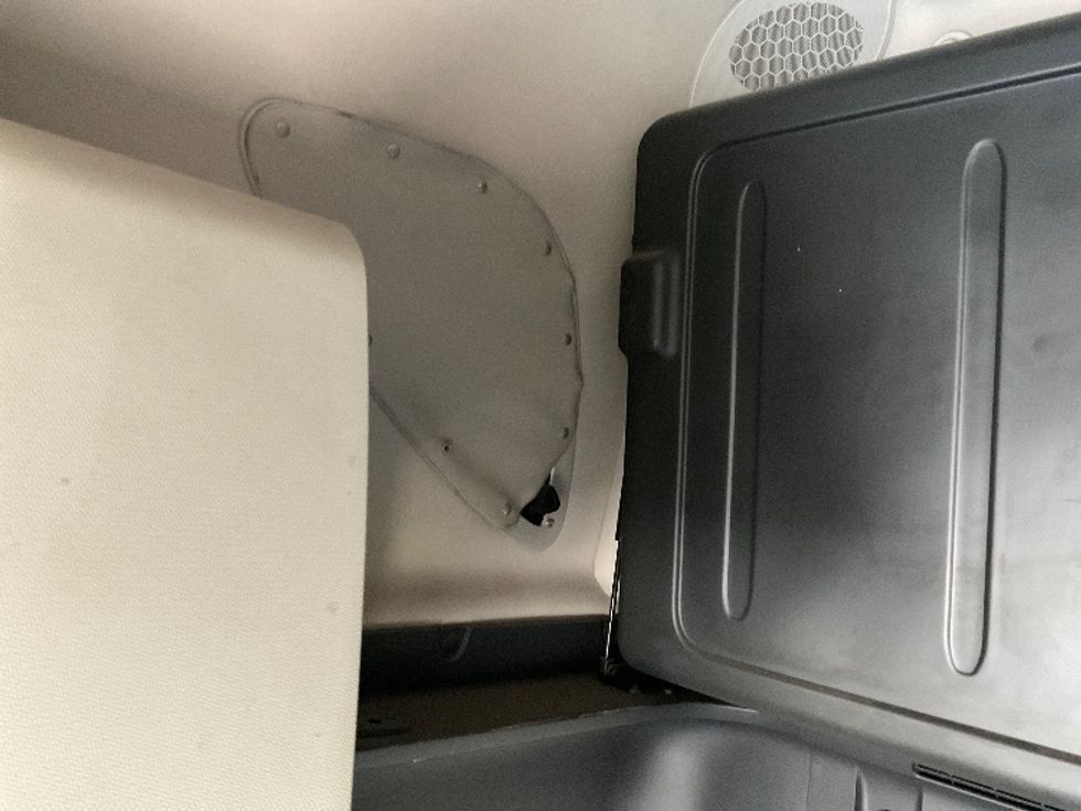 Sleeper Tractor-Heavy Duty Tractors-Freightliner-2020-T12664ST-Milwaukee-WI-680,631\n\t\tmiles-$ 44,000 - Image 19