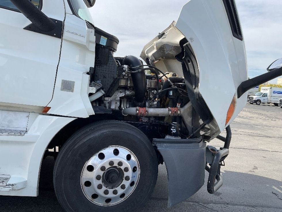 Sleeper Tractor-Heavy Duty Tractors-Freightliner-2020-T12664ST-Milwaukee-WI-680,631\n\t\tmiles-$ 44,000 - Image 20