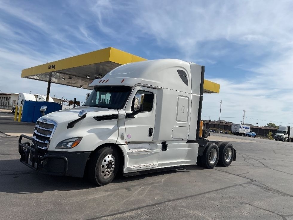 Sleeper Tractor-Heavy Duty Tractors-Freightliner-2020-T12664ST-Milwaukee-WI-680,631\n\t\tmiles-$ 44,000 - Image 3