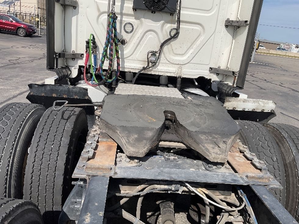 Sleeper Tractor-Heavy Duty Tractors-Freightliner-2020-T12664ST-Milwaukee-WI-680,631\n\t\tmiles-$ 44,000 - Image 6