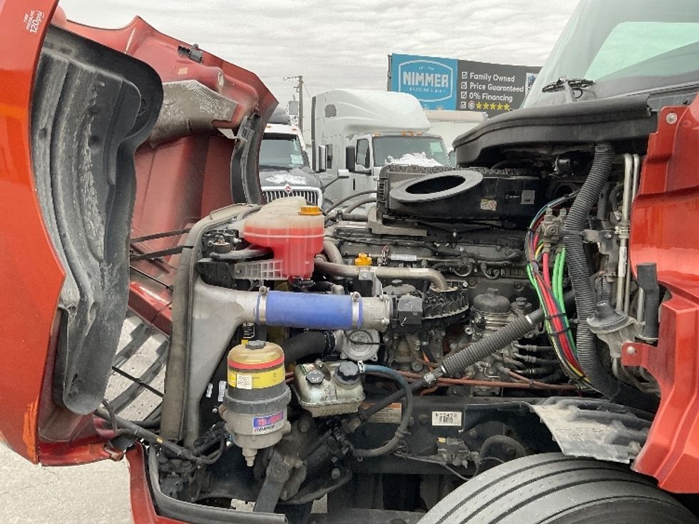 Sleeper Tractor-Heavy Duty Tractors-Freightliner-2020-T12664ST-Milwaukee-WI-725,260\n\t\tmiles-$ 37,250 - Image 21