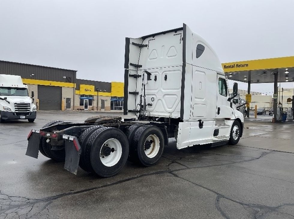 Sleeper Tractor-Heavy Duty Tractors-Freightliner-2020-T12664ST-Milwaukee-WI-726,705\n\t\tmiles-$ 39,250 - Image 7