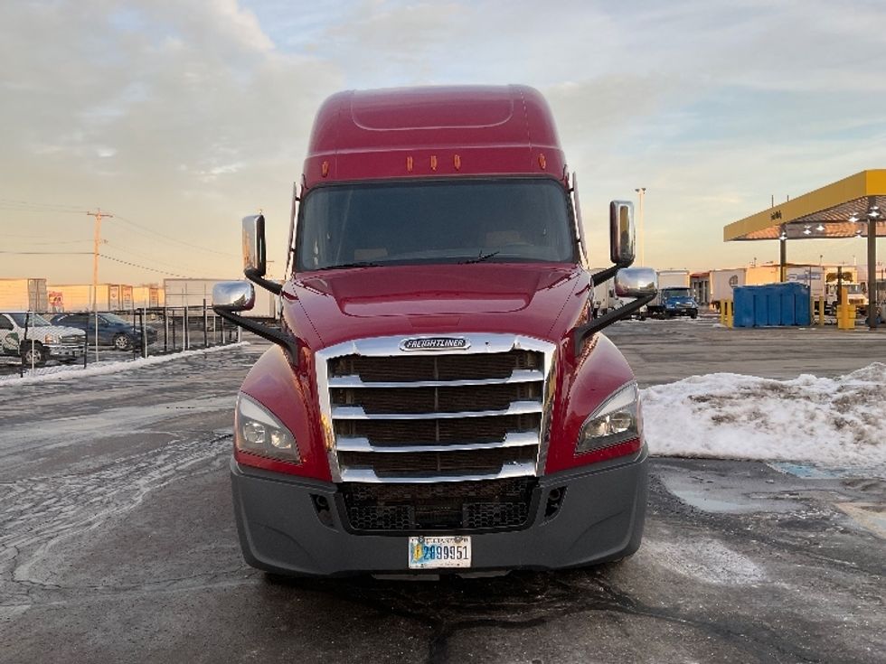 Sleeper Tractor-Heavy Duty Tractors-Freightliner-2020-T12664ST-Milwaukee-WI-747,201\n\t\tmiles-$ 39,000 - Image 2