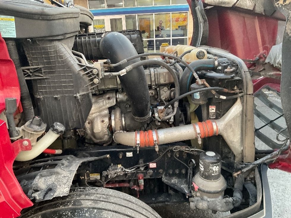 Sleeper Tractor-Heavy Duty Tractors-Freightliner-2020-T12664ST-Milwaukee-WI-747,201\n\t\tmiles-$ 39,000 - Image 20