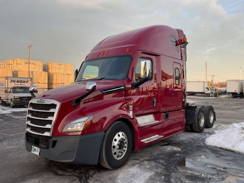 Sleeper Tractor-Heavy Duty Tractors-Freightliner-2020-T12664ST-Milwaukee-WI-747,201\n\t\tmiles-$ 39,000 - Image 3