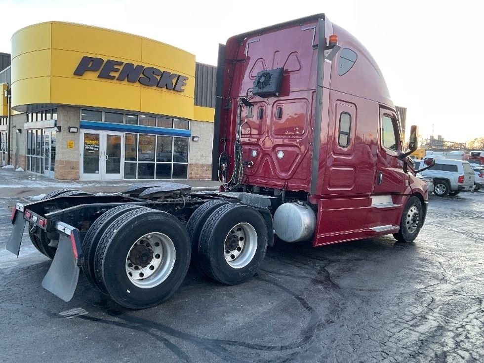 Sleeper Tractor-Heavy Duty Tractors-Freightliner-2020-T12664ST-Milwaukee-WI-747,201\n\t\tmiles-$ 39,000 - Image 7