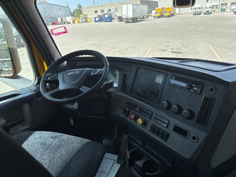 Sleeper Tractor-Heavy Duty Tractors-Freightliner-2020-T12664ST-Mississauga-ON-1,051,941\n\t\tkm-$ 68,000 - Image 12