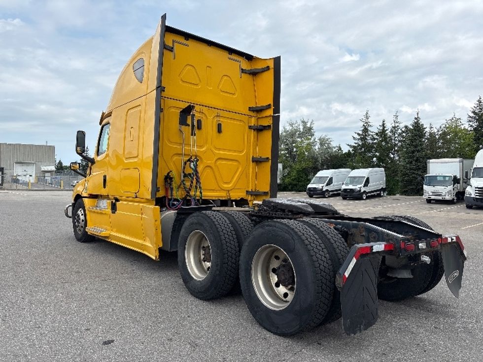 Sleeper Tractor-Heavy Duty Tractors-Freightliner-2020-T12664ST-Mississauga-ON-1,166,141\n\t\tkm-$ 60,000 - Image 5