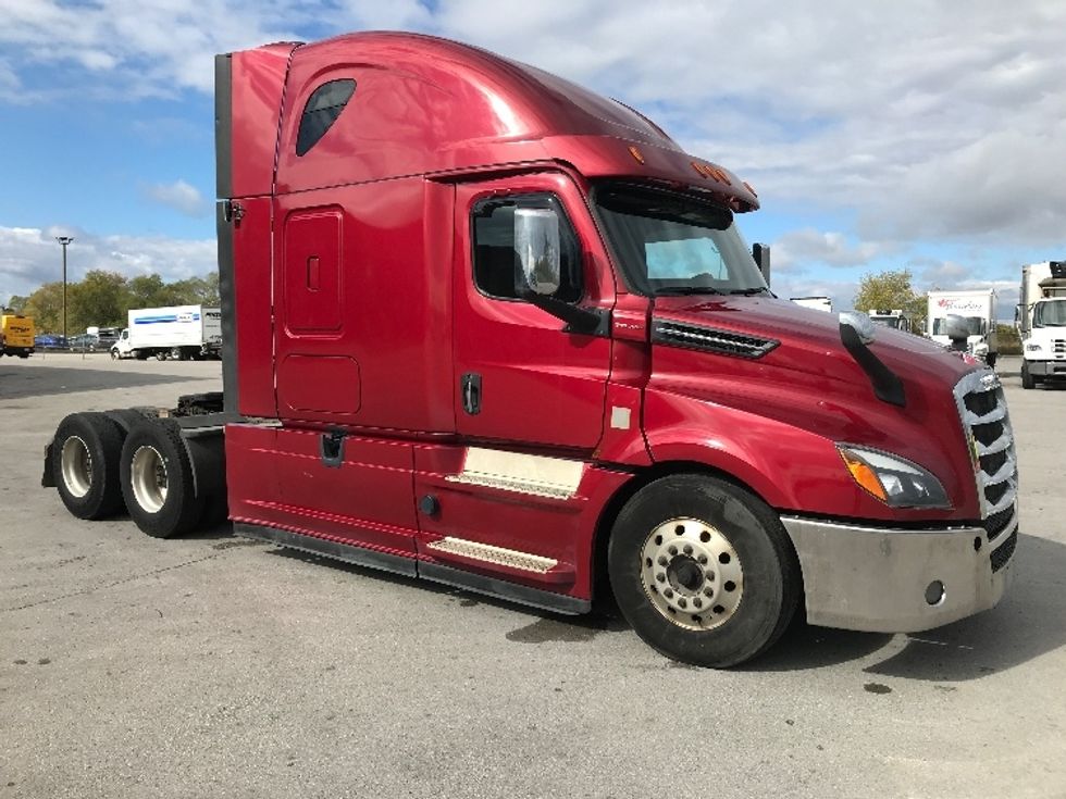 Sleeper Tractor-Heavy Duty Tractors-Freightliner-2020-T12664ST-Mississauga-ON-1,179,912\n\t\tkm-$ 58,250 - Image 1