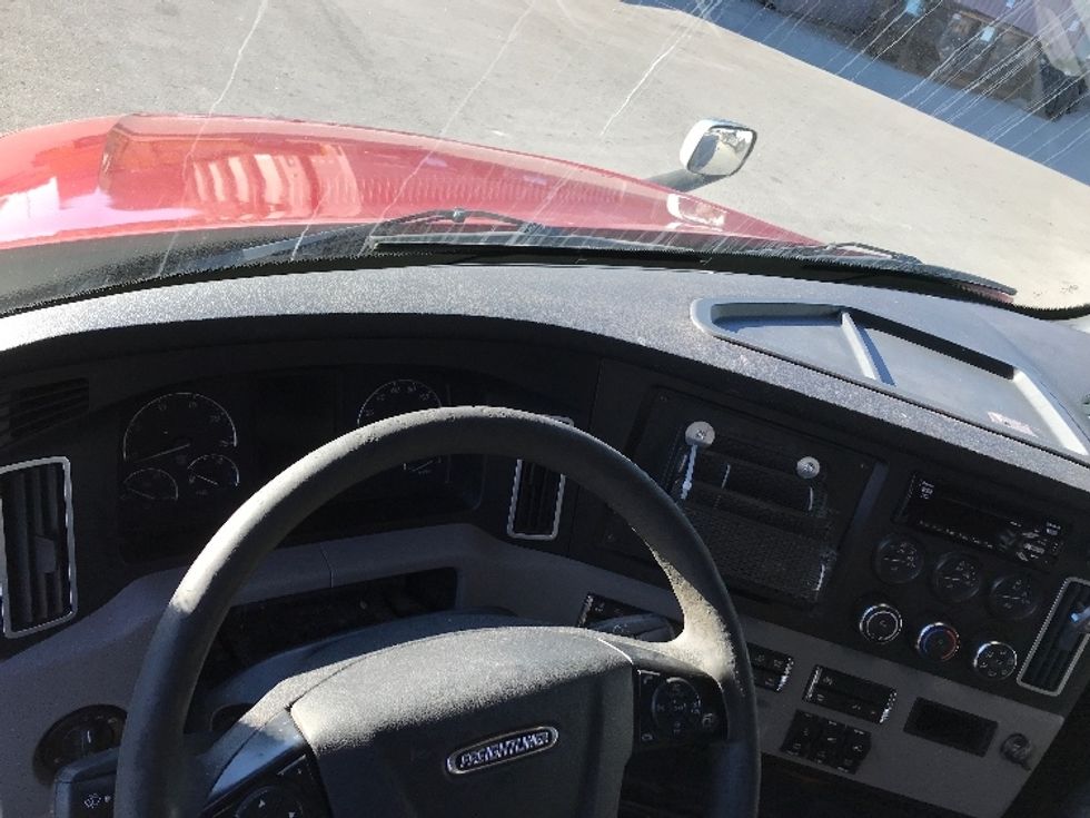 Sleeper Tractor-Heavy Duty Tractors-Freightliner-2020-T12664ST-Mississauga-ON-1,179,912\n\t\tkm-$ 58,250 - Image 11