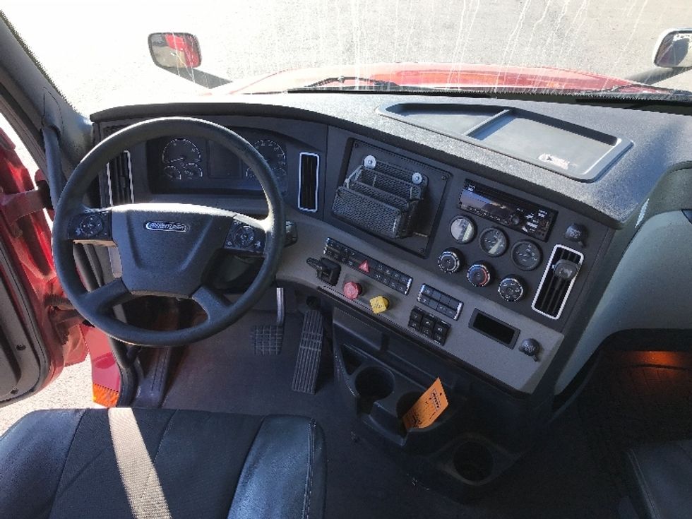 Sleeper Tractor-Heavy Duty Tractors-Freightliner-2020-T12664ST-Mississauga-ON-1,179,912\n\t\tkm-$ 58,250 - Image 12