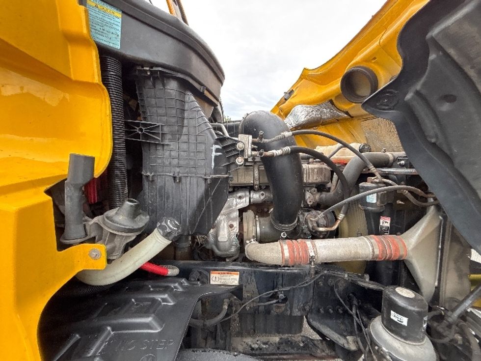 Sleeper Tractor-Heavy Duty Tractors-Freightliner-2020-T12664ST-Mississauga-ON-1,206,245\n\t\tkm-$ 62,250 - Image 20