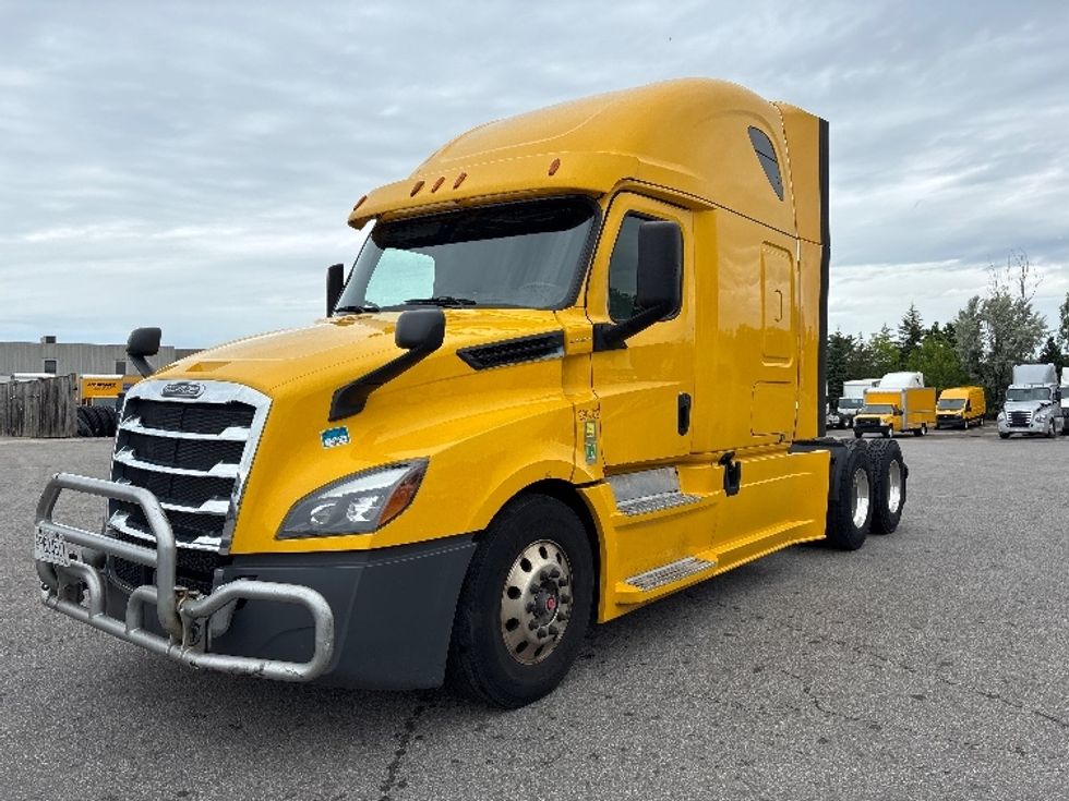 Sleeper Tractor-Heavy Duty Tractors-Freightliner-2020-T12664ST-Mississauga-ON-1,206,245\n\t\tkm-$ 62,250 - Image 3