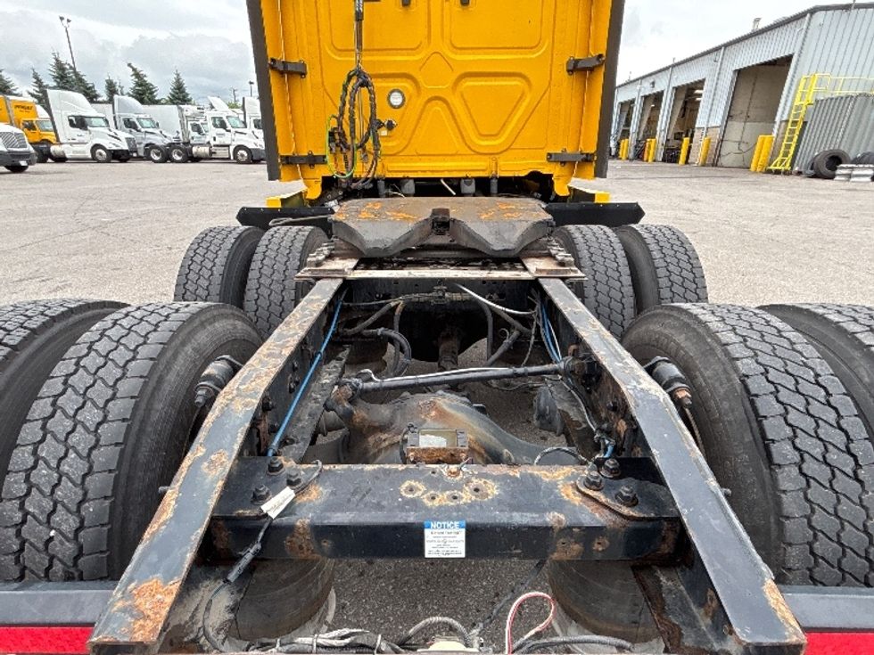 Sleeper Tractor-Heavy Duty Tractors-Freightliner-2020-T12664ST-Mississauga-ON-1,206,245\n\t\tkm-$ 62,250 - Image 6