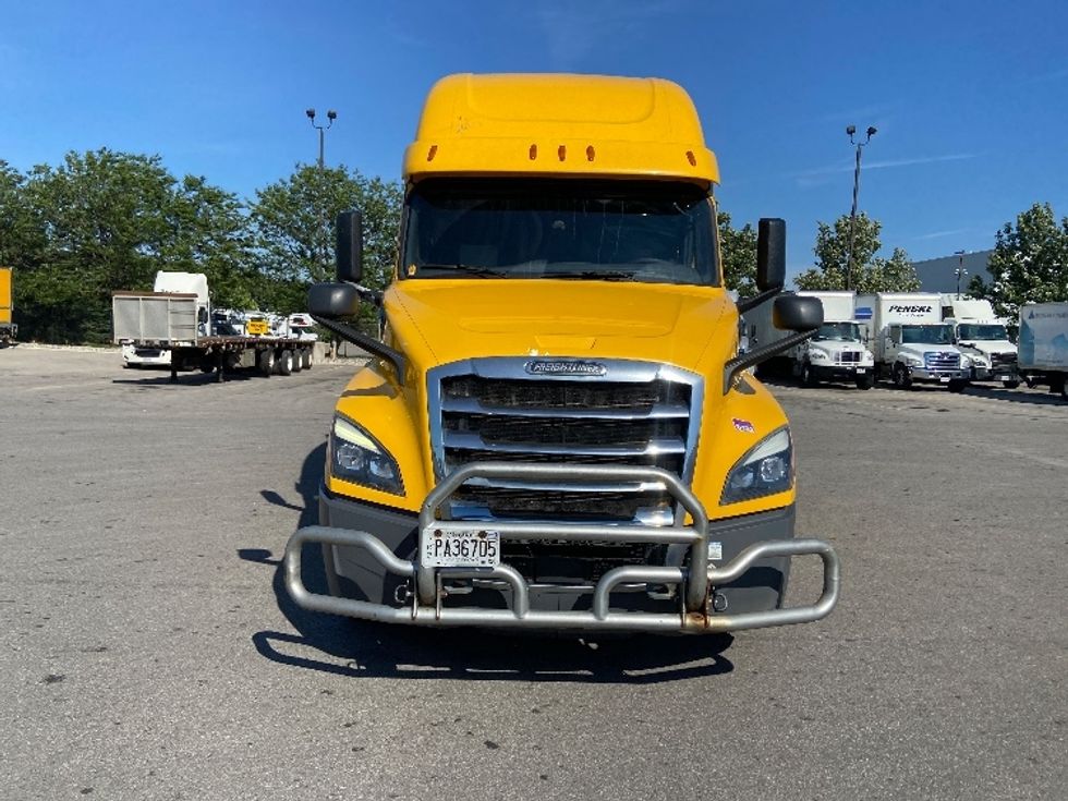 Sleeper Tractor-Heavy Duty Tractors-Freightliner-2020-T12664ST-Mississauga-ON-1,220,744\n\t\tkm-$ 56,750 - Image 2