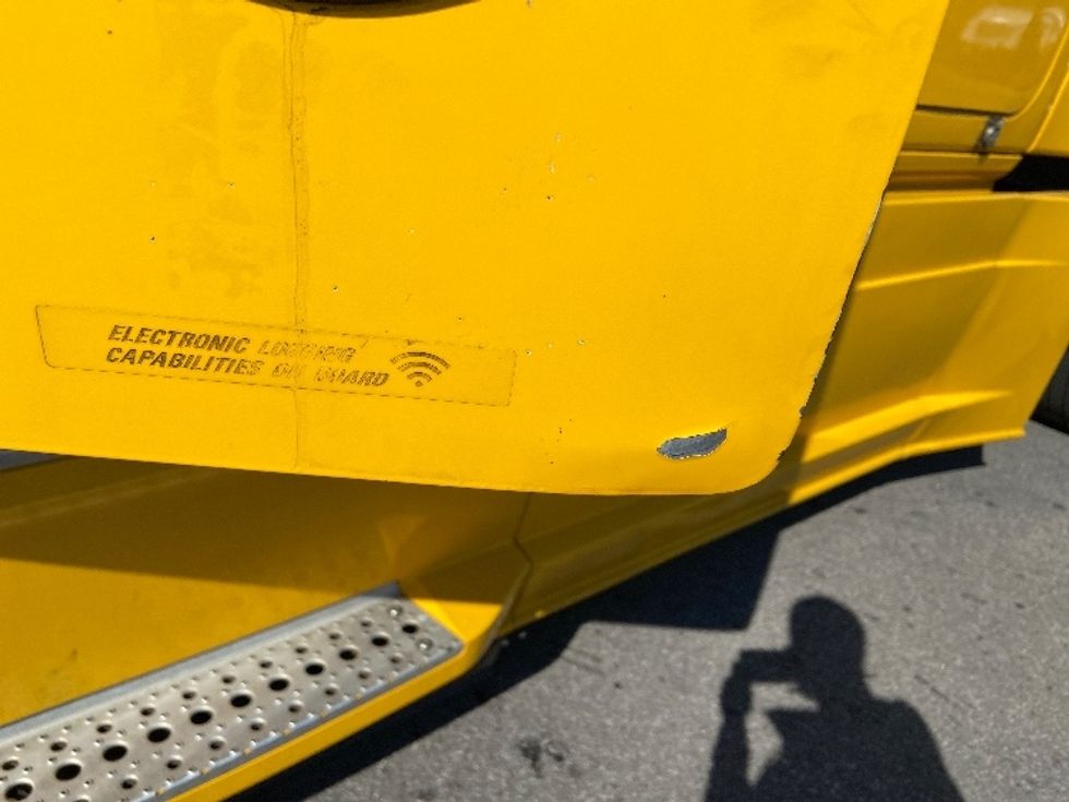 Sleeper Tractor-Heavy Duty Tractors-Freightliner-2020-T12664ST-Mississauga-ON-1,220,744\n\t\tkm-$ 56,750 - Image 22