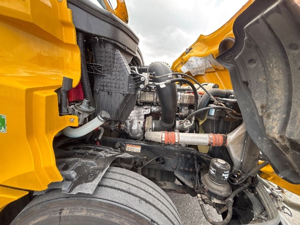 Sleeper Tractor-Heavy Duty Tractors-Freightliner-2020-T12664ST-Mississauga-ON-1,263,522\n\t\tkm-$ 51,000 - Image 20