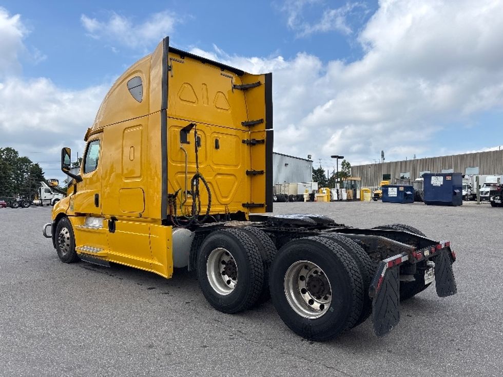 Sleeper Tractor-Heavy Duty Tractors-Freightliner-2020-T12664ST-Mississauga-ON-1,263,522\n\t\tkm-$ 51,000 - Image 5