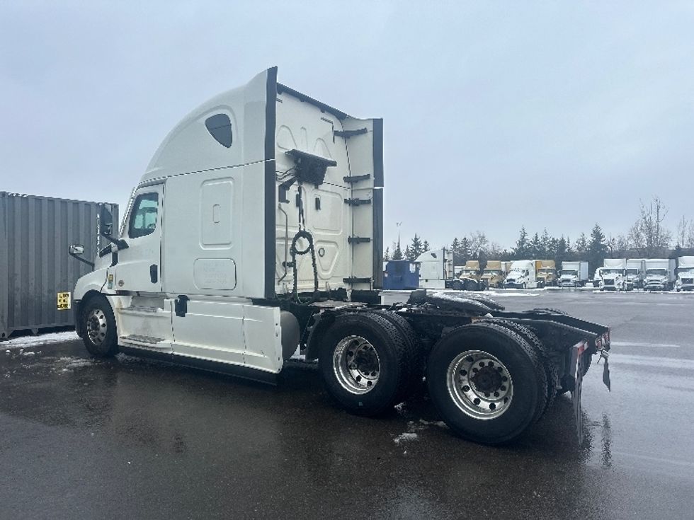 Sleeper Tractor-Heavy Duty Tractors-Freightliner-2020-T12664ST-Mississauga-ON-779,275\n\t\tkm-$ 74,500 - Image 5