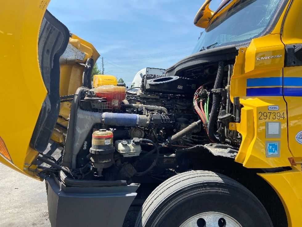 Sleeper Tractor-Heavy Duty Tractors-Freightliner-2020-T12664ST-Mississauga-ON-802,899\n\t\tkm-$ 81,250 - Image 21