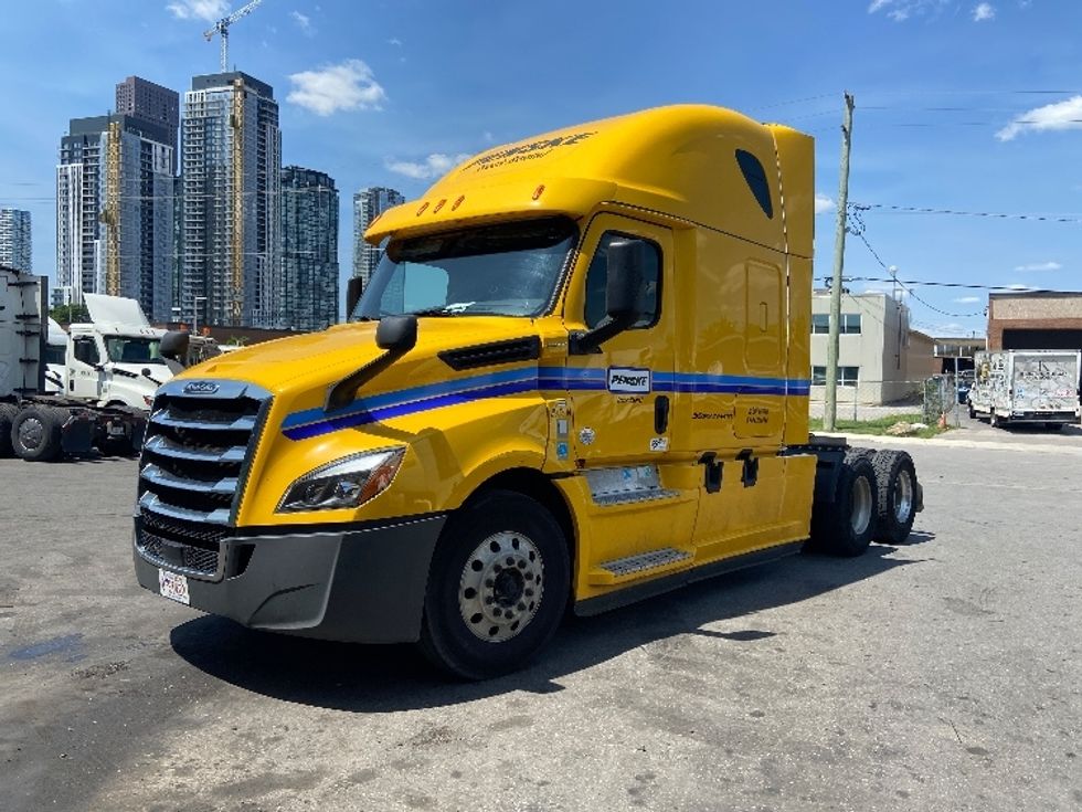 Sleeper Tractor-Heavy Duty Tractors-Freightliner-2020-T12664ST-Mississauga-ON-802,899\n\t\tkm-$ 81,250 - Image 3