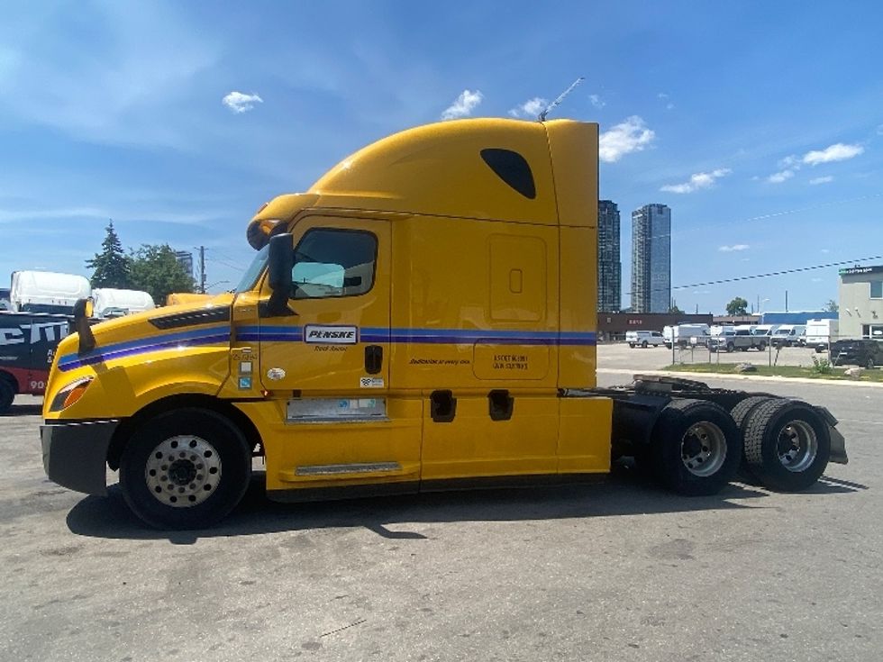 Sleeper Tractor-Heavy Duty Tractors-Freightliner-2020-T12664ST-Mississauga-ON-802,899\n\t\tkm-$ 81,250 - Image 4