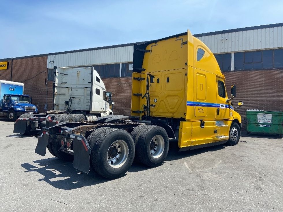 Sleeper Tractor-Heavy Duty Tractors-Freightliner-2020-T12664ST-Mississauga-ON-802,899\n\t\tkm-$ 81,250 - Image 7