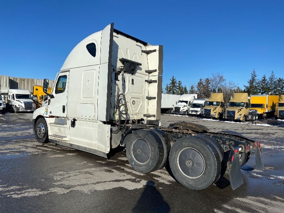 Sleeper Tractor-Heavy Duty Tractors-Freightliner-2020-T12664ST-Mississauga-ON-860,981\n\t\tkm-$ 70,000 - Image 5