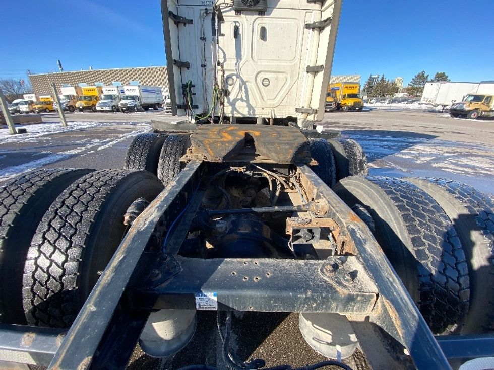 Sleeper Tractor-Heavy Duty Tractors-Freightliner-2020-T12664ST-Mississauga-ON-860,981\n\t\tkm-$ 70,000 - Image 6