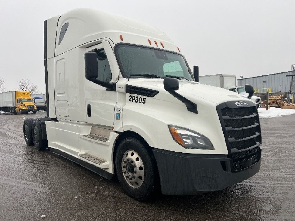 Sleeper Tractor-Heavy Duty Tractors-Freightliner-2020-T12664ST-Mississauga-ON-869,262\n\t\tkm-$ 69,500 - Image 1