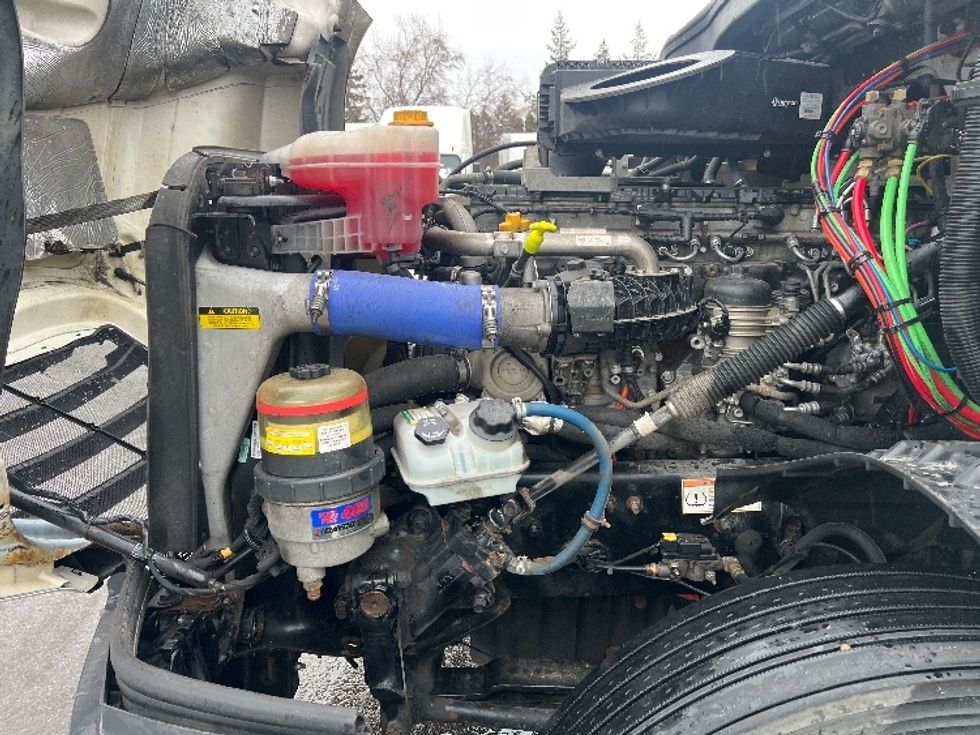 Sleeper Tractor-Heavy Duty Tractors-Freightliner-2020-T12664ST-Mississauga-ON-869,262\n\t\tkm-$ 69,500 - Image 20