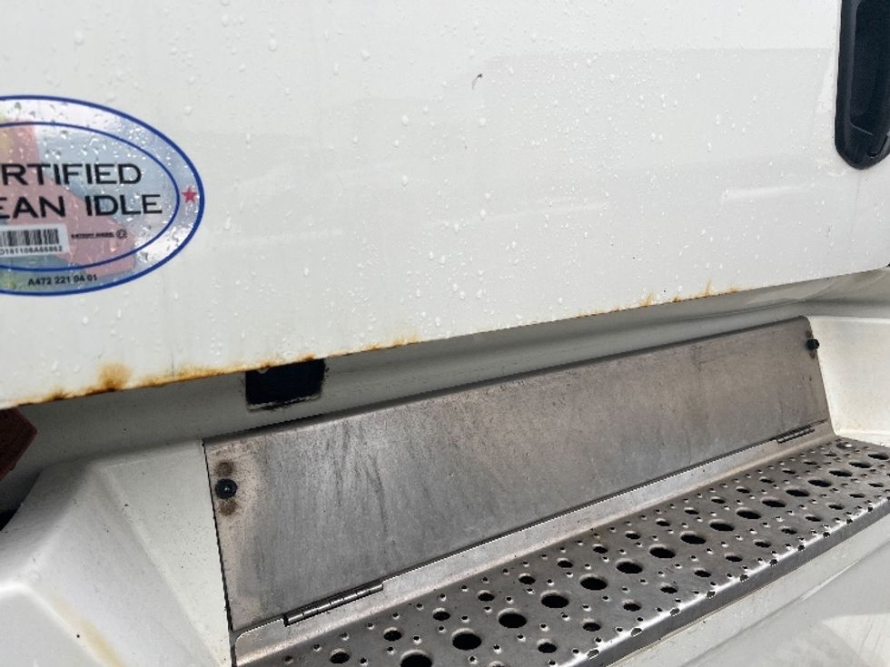 Sleeper Tractor-Heavy Duty Tractors-Freightliner-2020-T12664ST-Mississauga-ON-869,262\n\t\tkm-$ 69,500 - Image 21