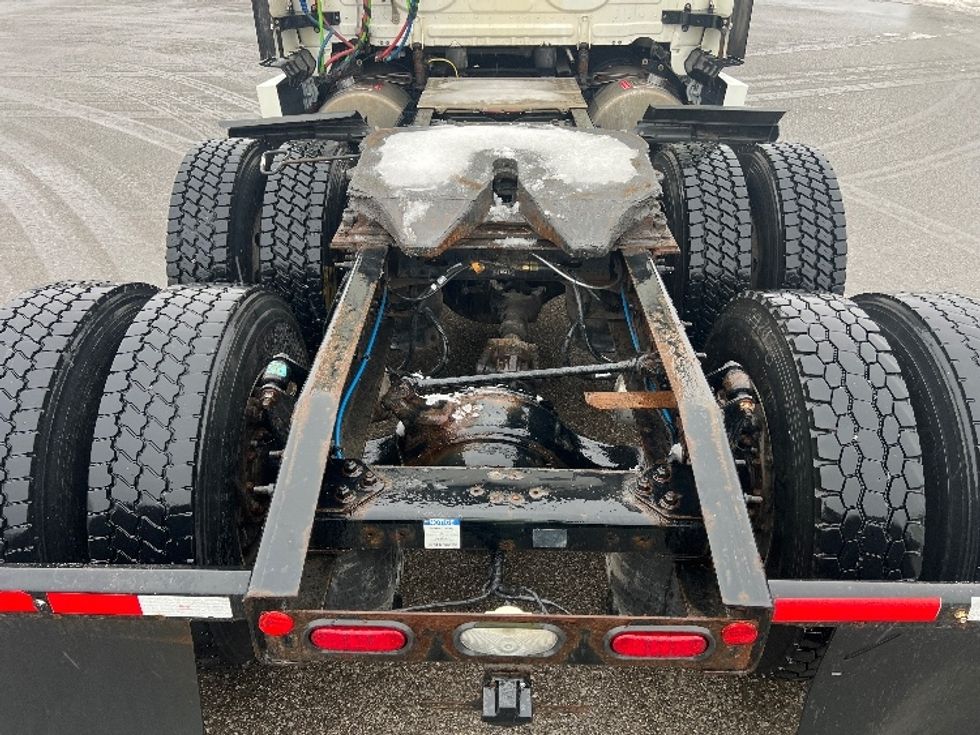 Sleeper Tractor-Heavy Duty Tractors-Freightliner-2020-T12664ST-Mississauga-ON-869,262\n\t\tkm-$ 69,500 - Image 6