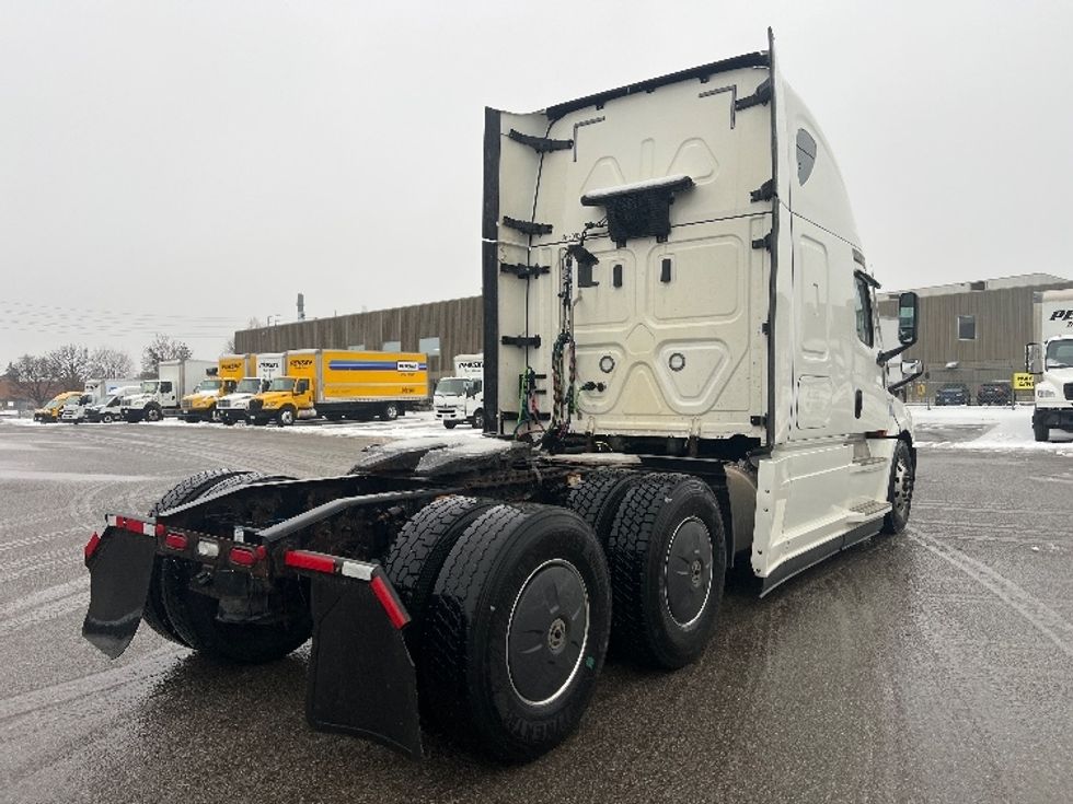 Sleeper Tractor-Heavy Duty Tractors-Freightliner-2020-T12664ST-Mississauga-ON-869,262\n\t\tkm-$ 69,500 - Image 7