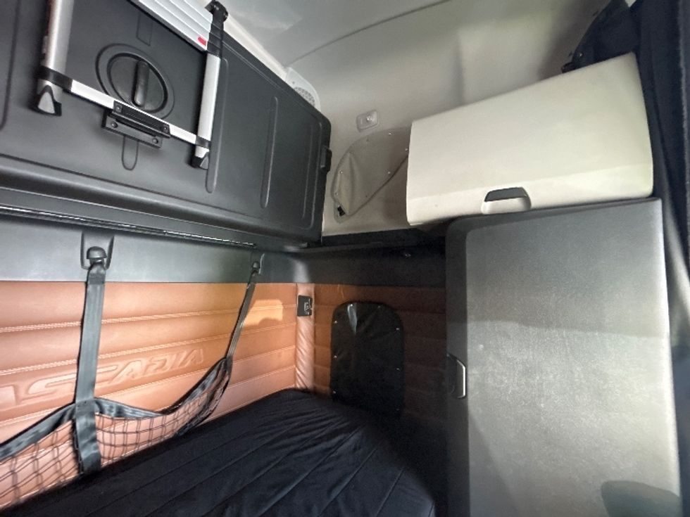 Sleeper Tractor-Heavy Duty Tractors-Freightliner-2020-T12664ST-Mississauga-ON-871,751\n\t\tkm-$ 75,500 - Image 19