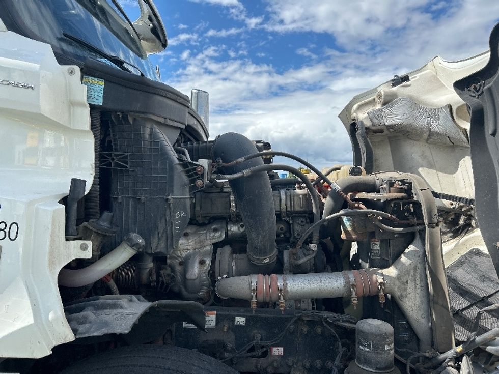 Sleeper Tractor-Heavy Duty Tractors-Freightliner-2020-T12664ST-Mississauga-ON-871,751\n\t\tkm-$ 75,500 - Image 20