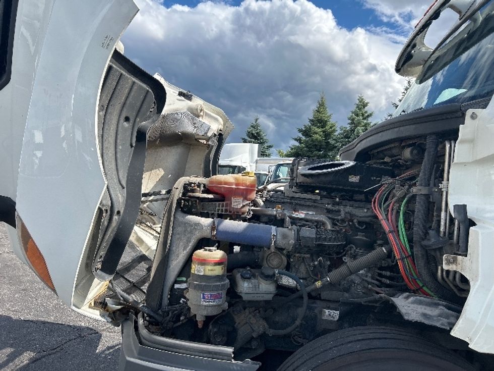 Sleeper Tractor-Heavy Duty Tractors-Freightliner-2020-T12664ST-Mississauga-ON-871,751\n\t\tkm-$ 75,500 - Image 21