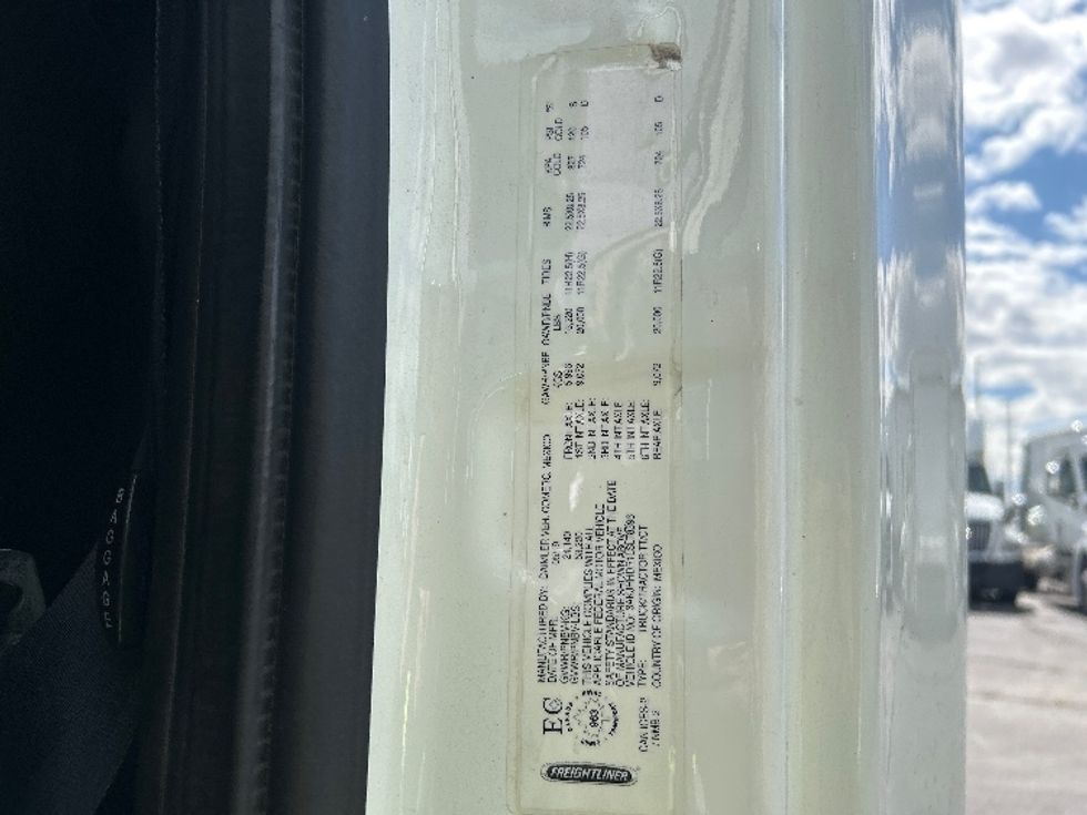 Sleeper Tractor-Heavy Duty Tractors-Freightliner-2020-T12664ST-Mississauga-ON-871,751\n\t\tkm-$ 75,500 - Image 22
